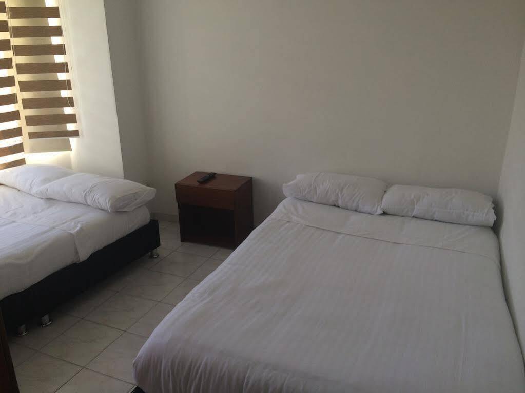 Deportel Hostal *